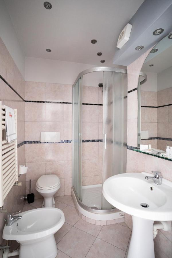 J Hotel ออร์บาสซาโน ภายนอก รูปภาพ